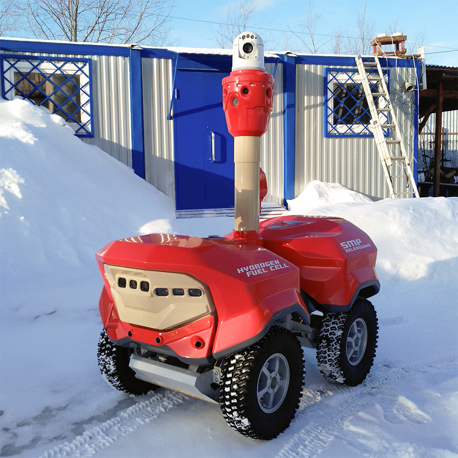 Полноприводный робот зимой